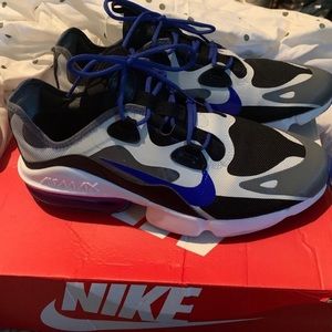 NIKE AIR MAX INFINITY 2 - men’s. Sz 9